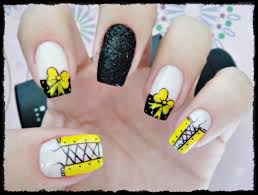 Unhas Decoradas amarelas